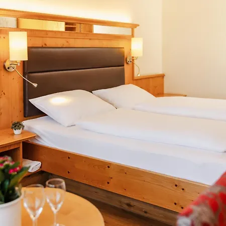 Amberger Hof Szálloda 3*